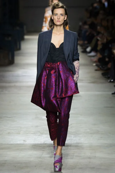 Look 29